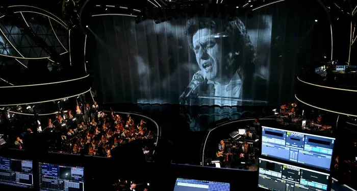 Sanremo, l’intramontabile voce di Toto Cutugno torna ad avvolgere l’Ariston