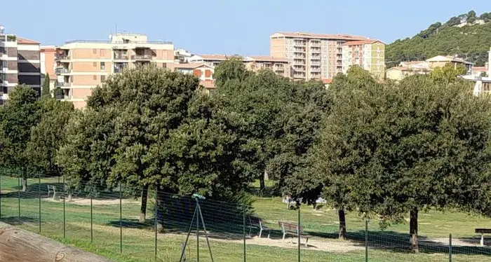 Sedicenne muore dopo qualche giorno con la febbre: trovato a letto senza vita nella sua casa di Cagliari