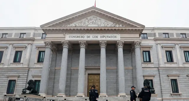 Spagna: aggrediti alcuni deputati del Psoe fuori dal Congresso