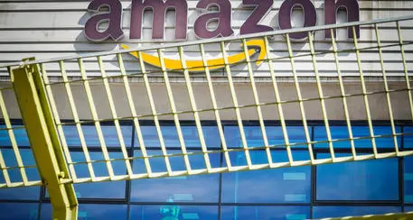 Black Friday a rischio: i corrieri di Amazon minacciano lo sciopero: “Ritmi insostenibili”