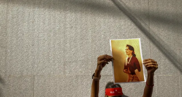 Birmania: la pena di Suu Kyi è stata ridotta di 6 anni