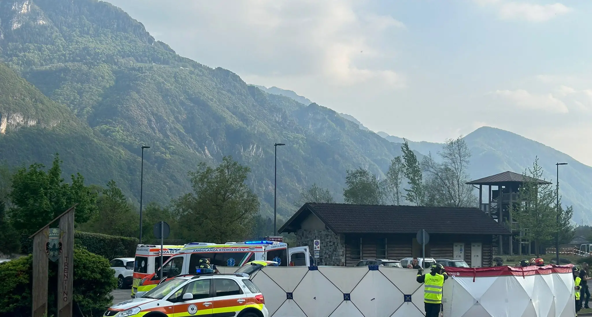 Cade in moto sulla statale del Caffaro: ferito a una gamba