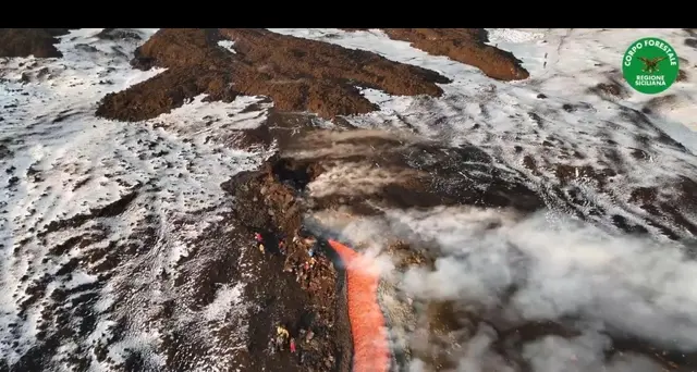 Etna: attiva colata nella Valle del Bove, tremore vulcanico in aumento