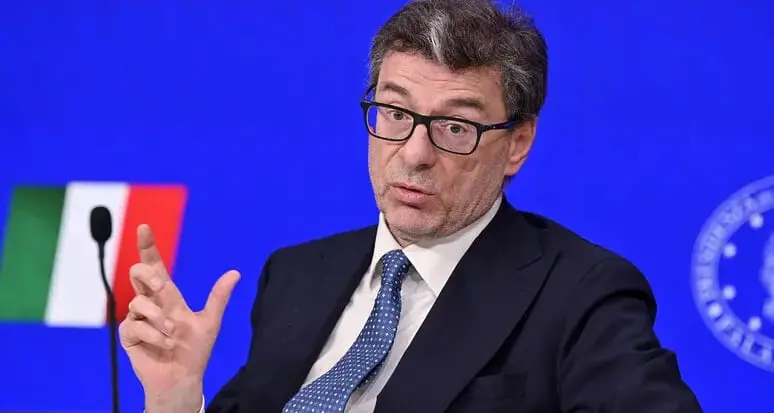 Giorgetti: “Con la manovra chiederemo sacrifici a tutti, saranno tassati profitti e ricavi\"