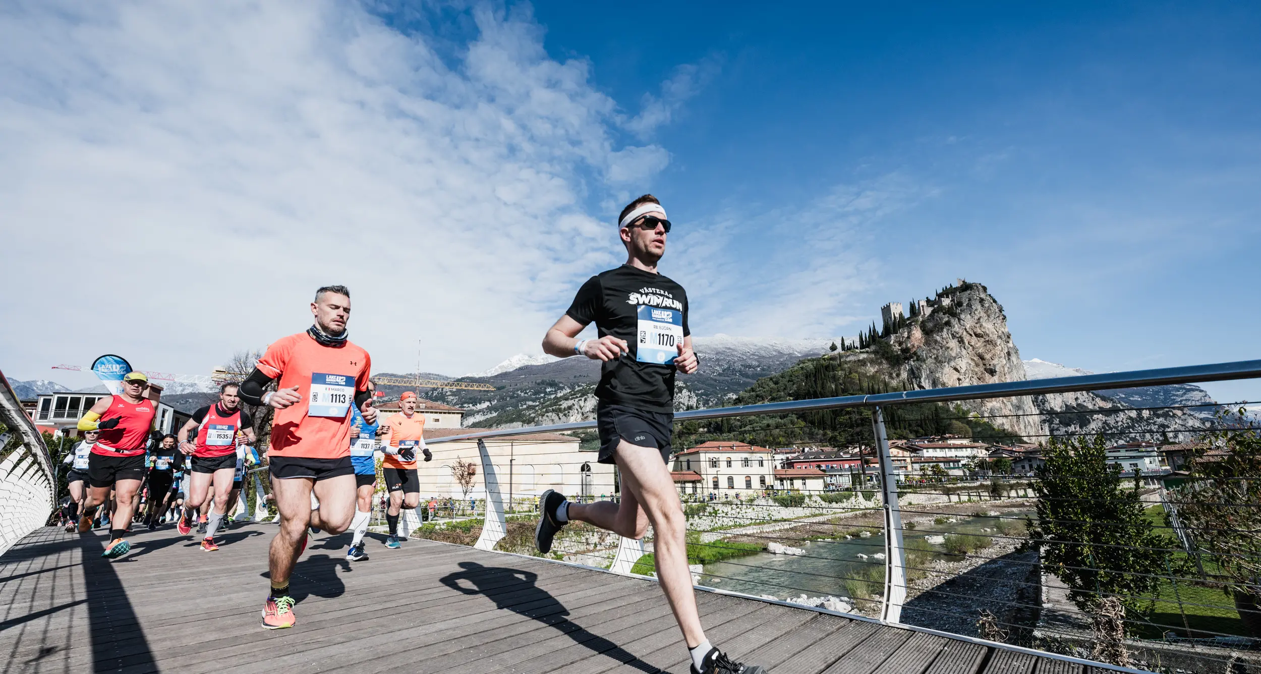 Maratona Garda Lake 42, che spettacolo in riva al lago: duemila partecipanti, metà erano donne, tantissimi stranieri