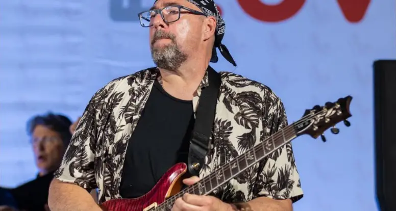La chitarra di Andrea Braido all'X Rock di Riva del Garda. E sul concerto di Vasco...