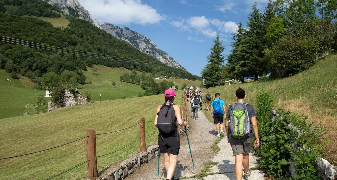 Validare i percorsi delle app di escursioni e sentieri, il progetto dell'Euregio parte dalla Val di Fassa