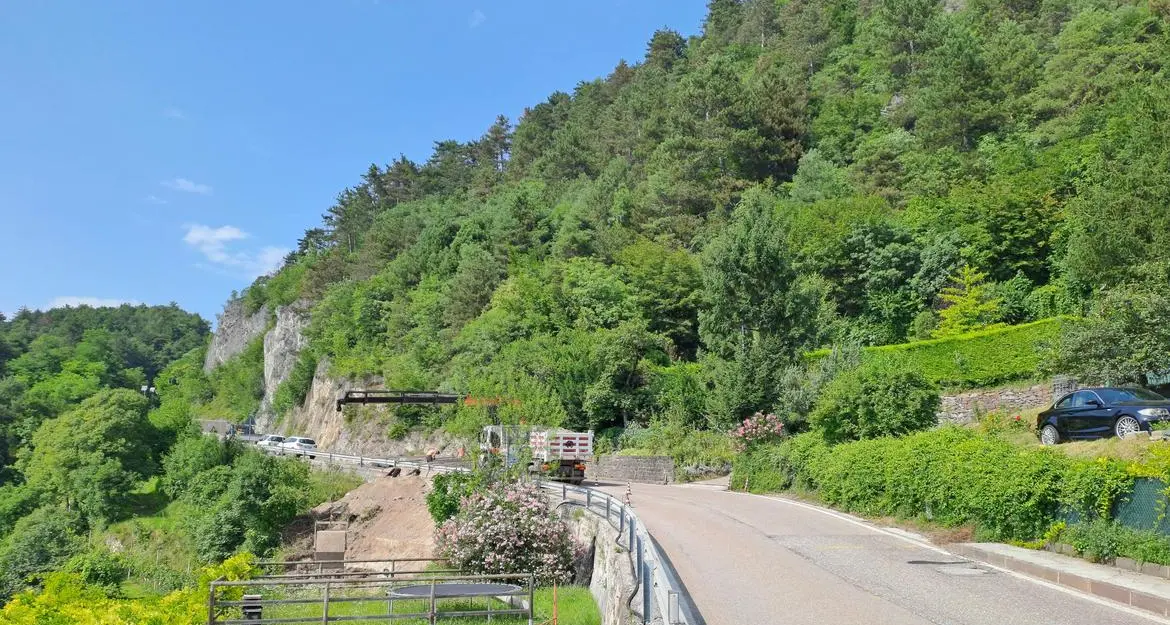 Maso Bolleri, martedì i lavori sulla Sp131: il muro era crollato per la pioggia