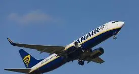 Ryanair rivoluziona le regole di viaggio: novità e sanzioni in vigore da maggio