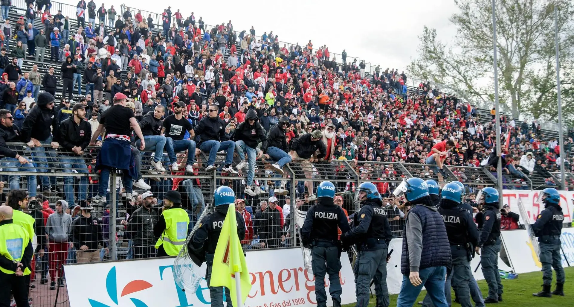 Calcio, sabato Trento-Mantova, partita ad alto rischio per l'ordine pubblico, niente biglietti ai lombardi