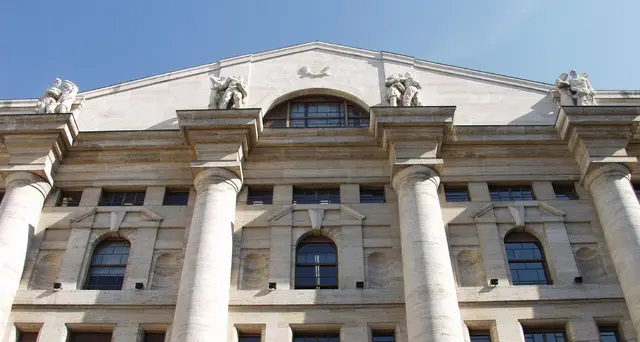 Borsa: Milano chiude invariata, Ftse Mib -0,01%