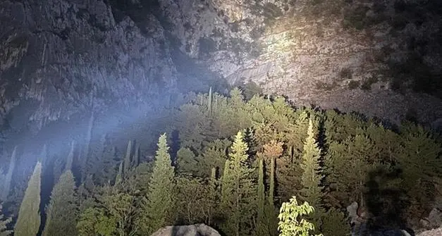 Arco: allarme per una scarica di sassi dai Colodri, si temevano arrampicatori coinvolti