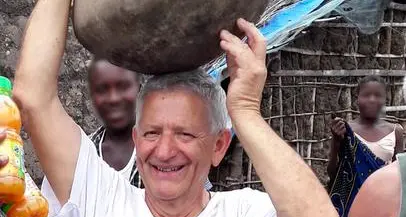 Quel patto di Achille Brigà: «Farò il sindaco, ma vado in Africa una volta l’anno»