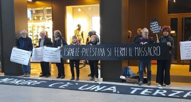 Medio oriente: Donne in nero a Udine manifestano per la pace