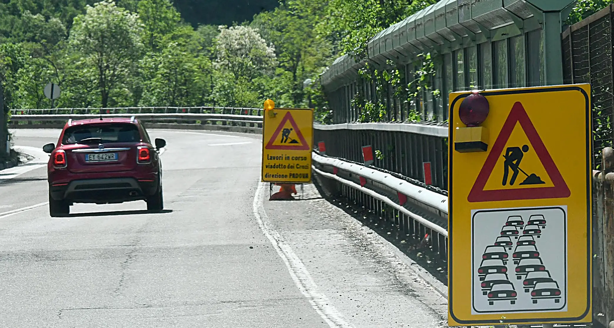 Lavori al viadotto dei Crozi, il «sistema» delle deviazioni funziona
