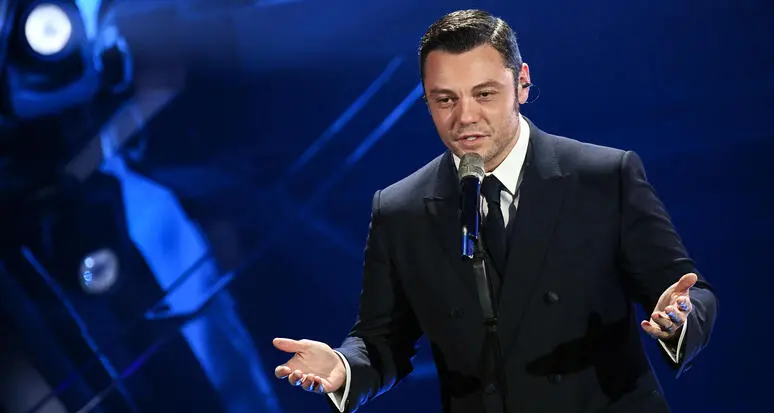 L’annuncio di Tiziano Ferro che spaventa i suo fans: “Ho un nodulo alla gola, dovrò operarmi”