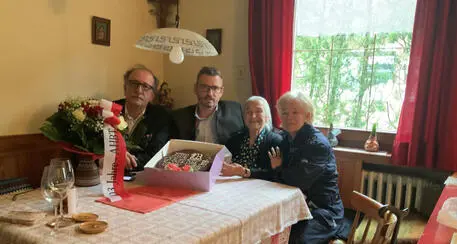Sciopero della fame per aiutare un'altoatesina 104enne: lei sogna la cittadinanza austriaca