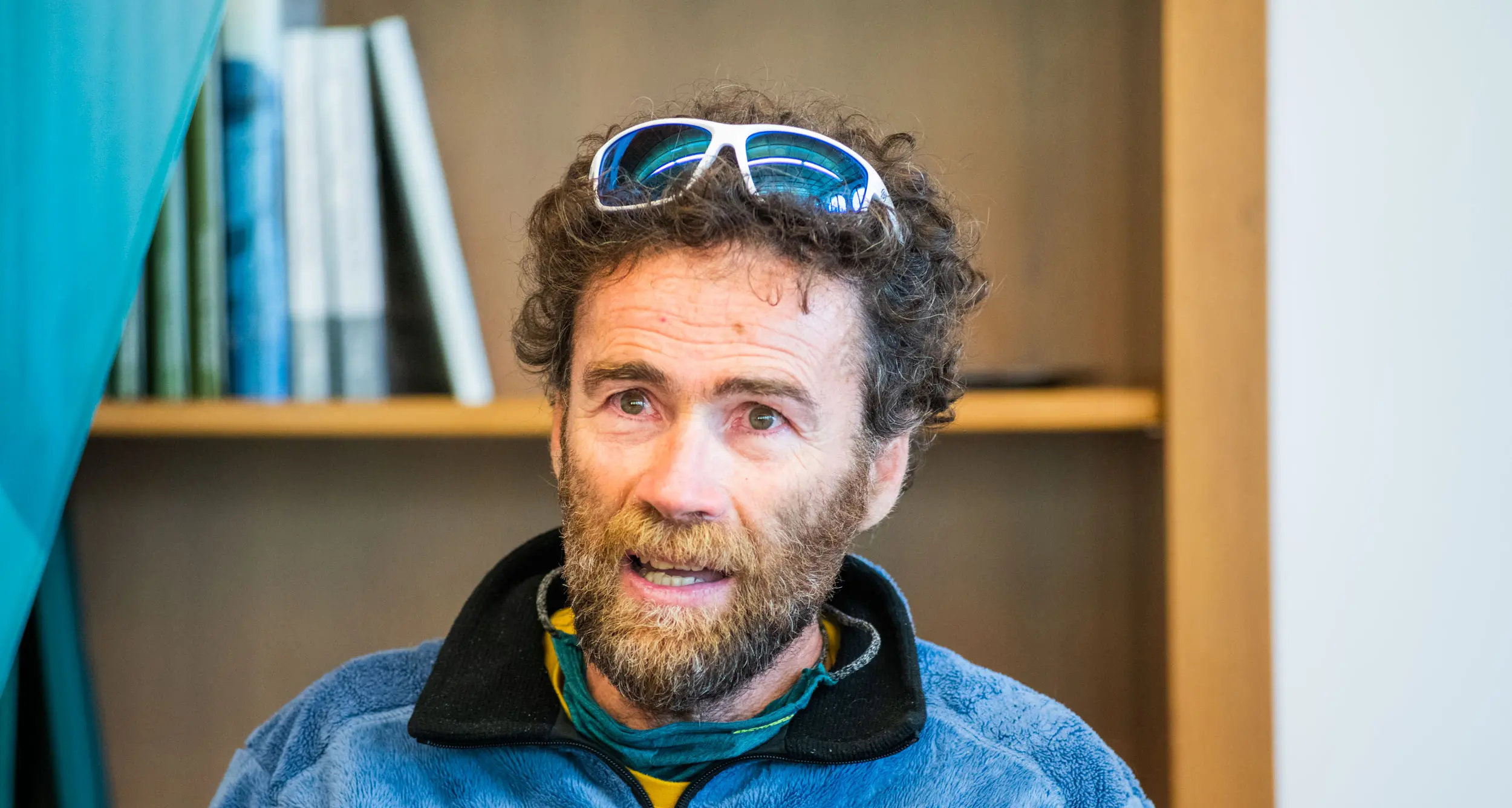 Operato all'anca, Omar Oprandi parte da Drena, poi Riva, in barca a vela, in bici e a piedi per scalare il Monte Bianco