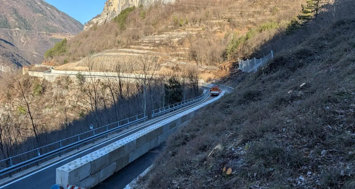 Riaperta la SS46 in località Valmorbia: circolazione a senso unico alternato