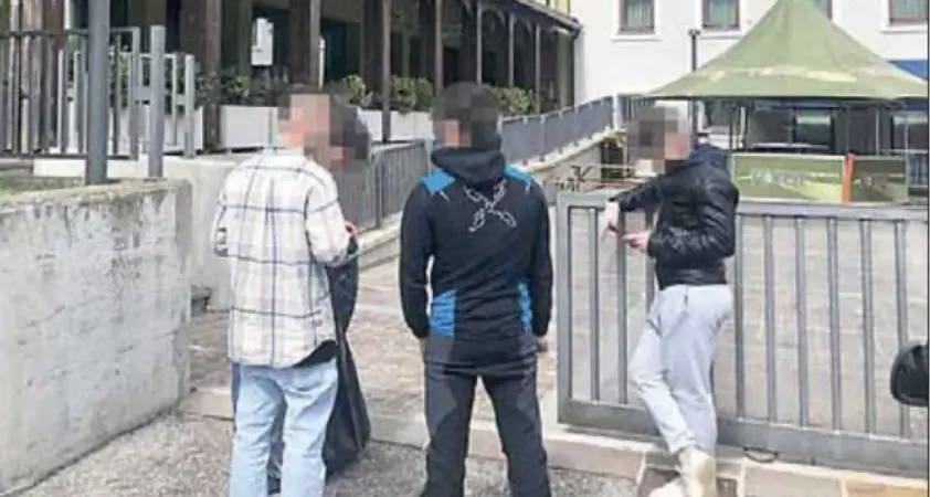 Dramma alla sagra, resta gravissimo l’uomo di 41 anni picchiato dalle due ragazze che aveva importunato