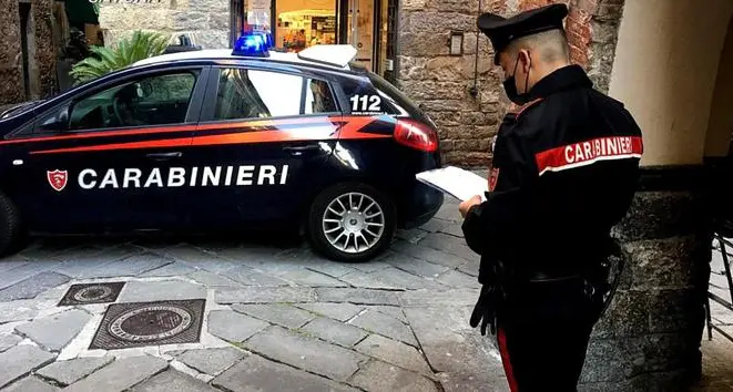 Insegnante preso a pugni dal patrigno di un'alunna: è accaduto a Ferrara