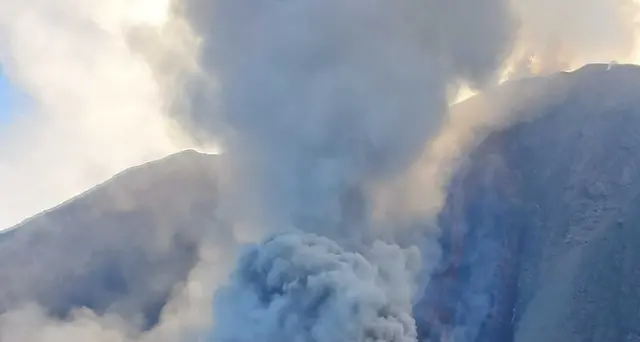 Stromboli: crollo parziale della terrazza craterica