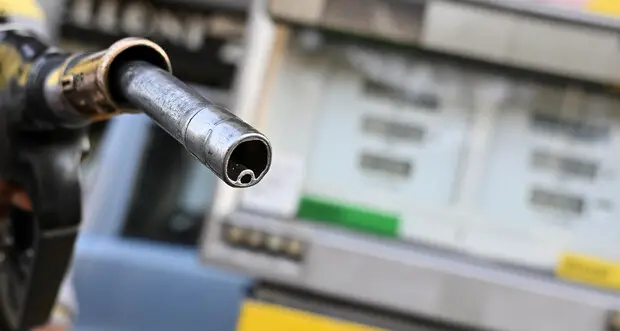 Multe fino a duemila euro per i distributori che non espongono i prezzi dei carburanti