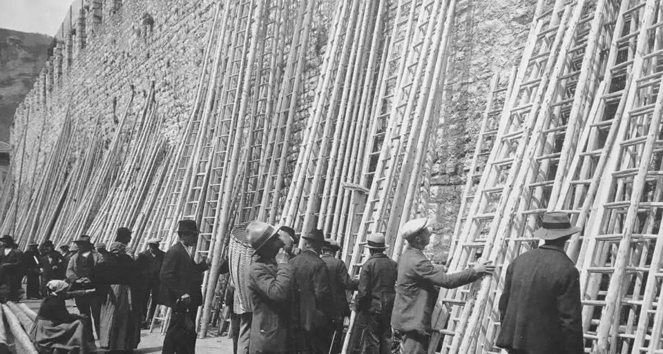 Domenica a Trento la fiera di Santa Croce, una volta era la fiera «delle scale» di legno per i contadini