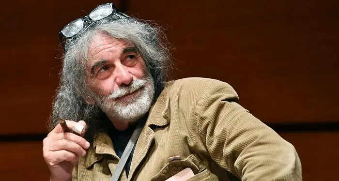 Mauro Corona: «Mio padre picchiava me e mia madre quando beveva»