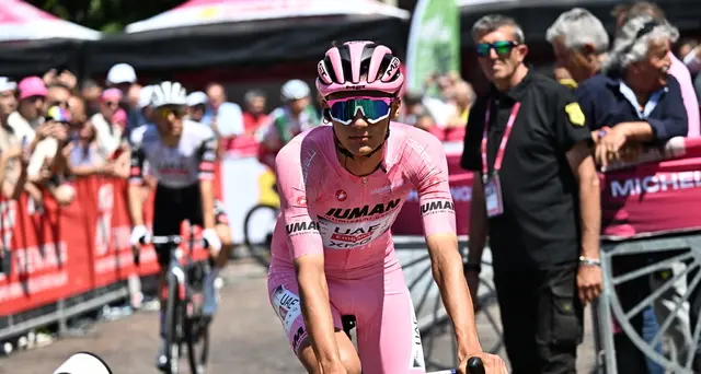 Giro: 19/a tappa; vince per distacco Prodhomme, Del Toro in rosa