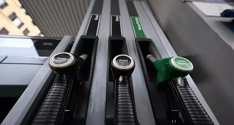 Codacons: prezzi dei carburanti ancora in rialzo, il Trentino tra le zone più “care”. Dopo il 7 aprile il gasolio volerà a 2,3 euro