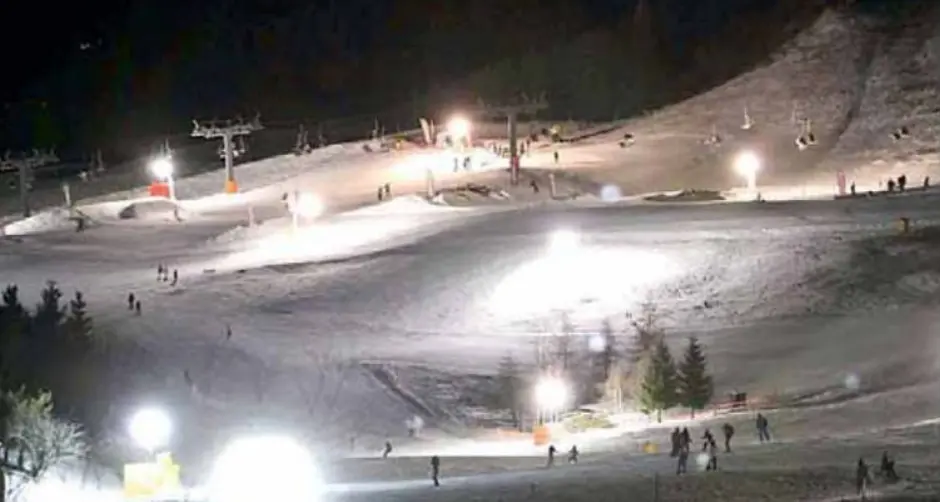 Crisi energetica, skipass più costosi. Gli impiantisti: “Rincari tra il 5 e il 10 per cento”