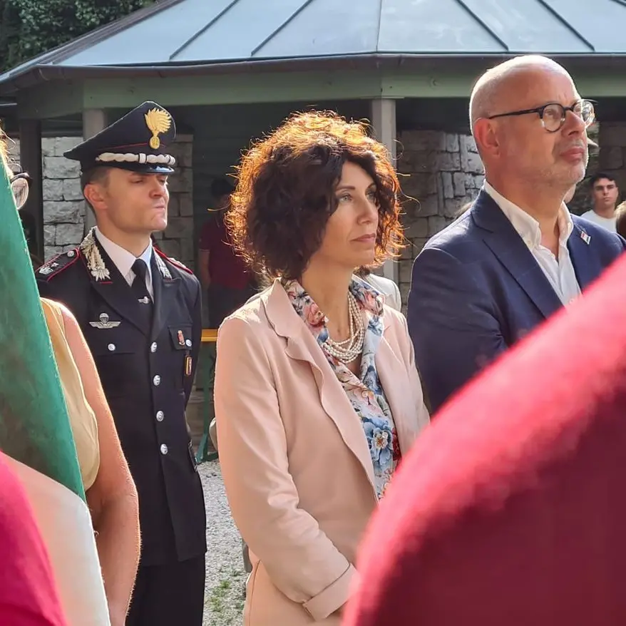 Telefonini a scuola, sì o no? Gerosa annuncia una \"terza via trentina\", come per gli esami di riparazione