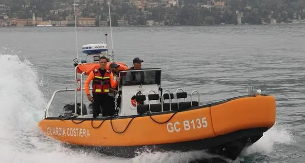 Guardia costiera: “Nel 2022 sono state soccorse nel lago di Garda 222 persone, le sanzioni amministrative 563\"