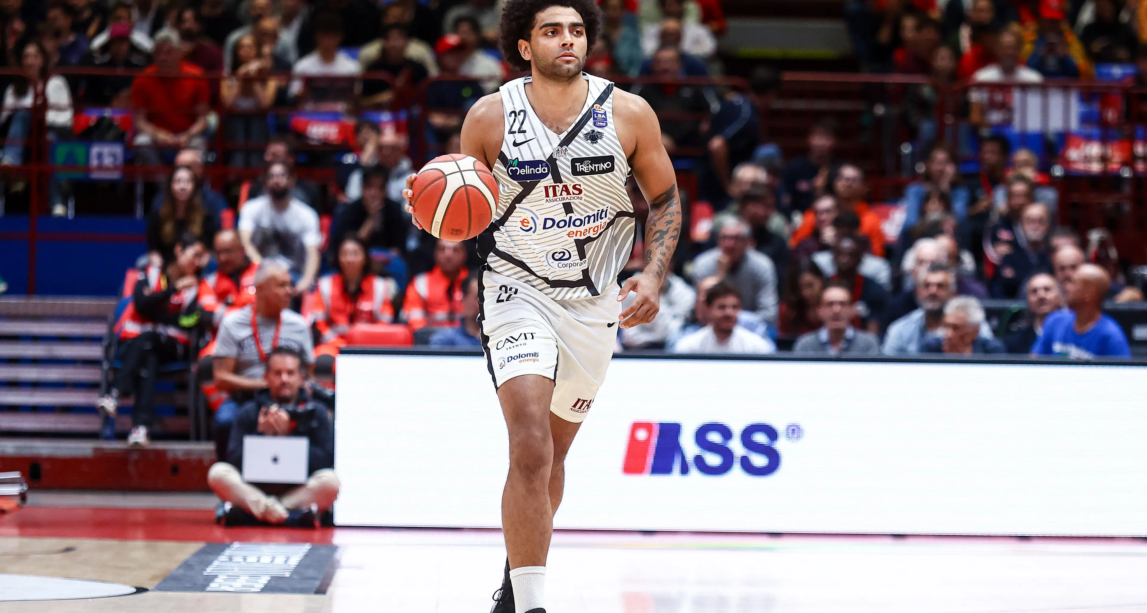 Milano si accende: batte l’Aquila 107-79 e si porta sul 2-1