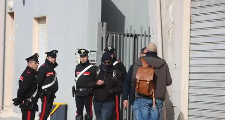 Trapani: nell’abitazione di Messina Denaro sneakers e pillole per il sesso