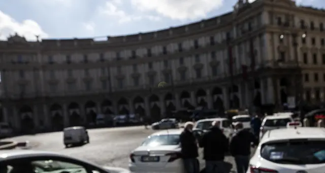 Concorrenza: tassisti, stralcio o fermo 40.000 auto bianche