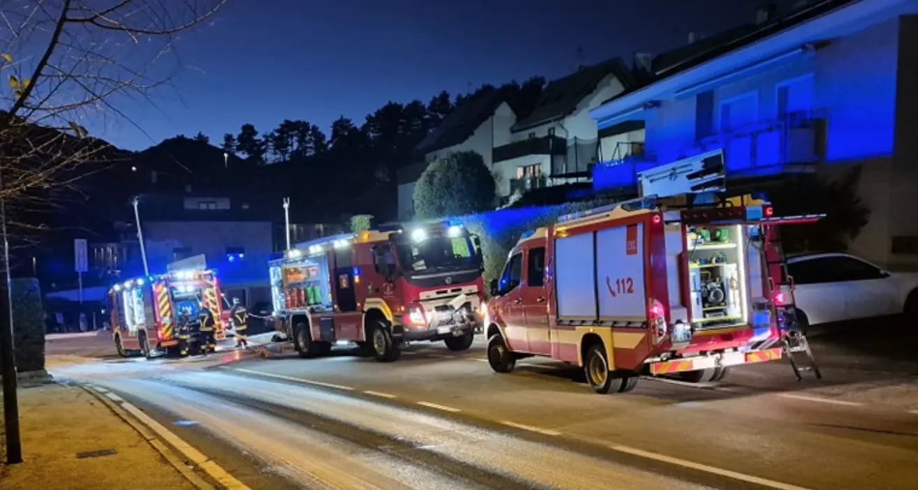 Trento, incendio nei pressi del ristorante pizzeria 4 Stagioni