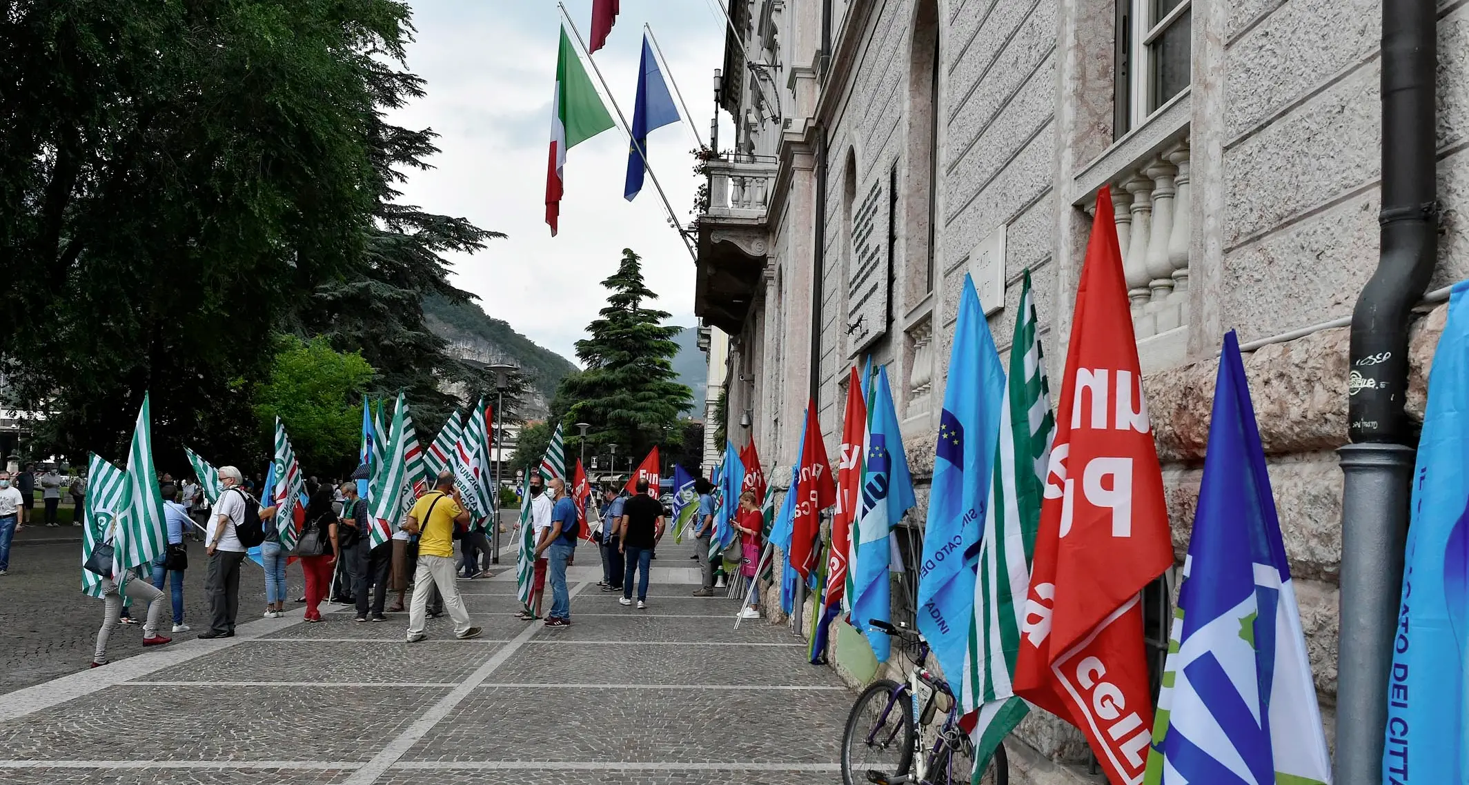 Pubblico impiego: sindacati contro la Provincia, chiedono la convocazione per il contratto