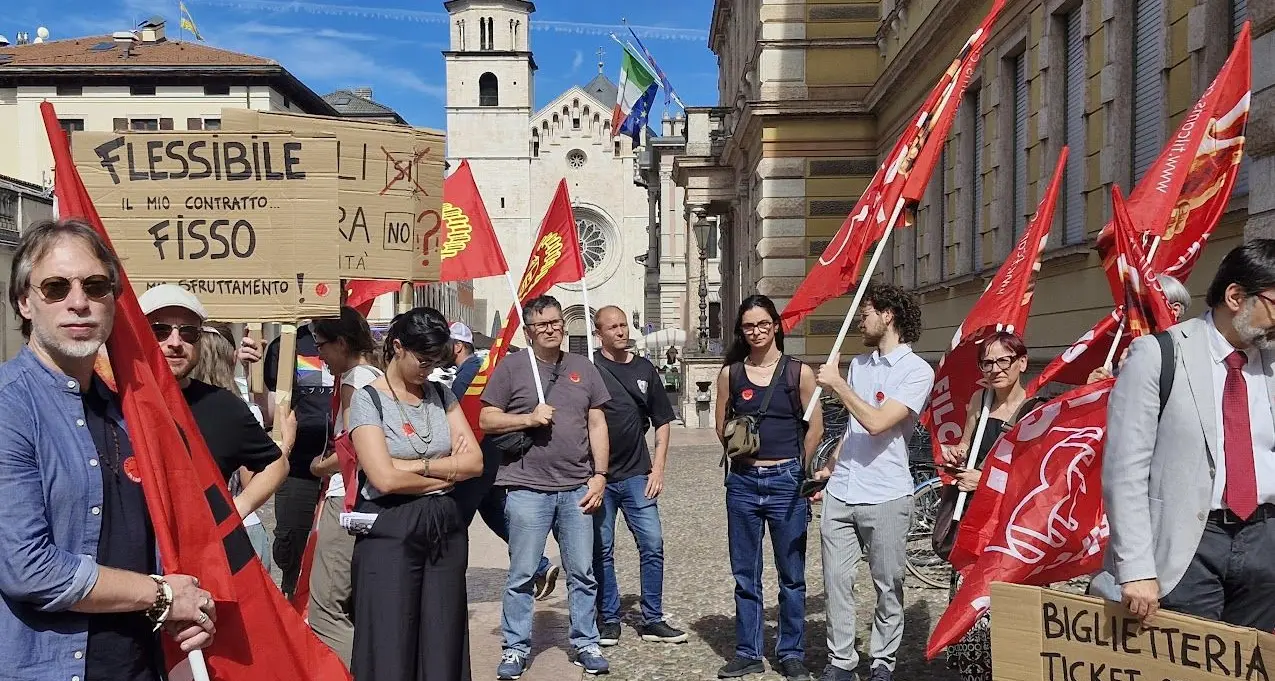 La cultura scende in piazza: lavoratori in presidio contro precarietà e bassi salari