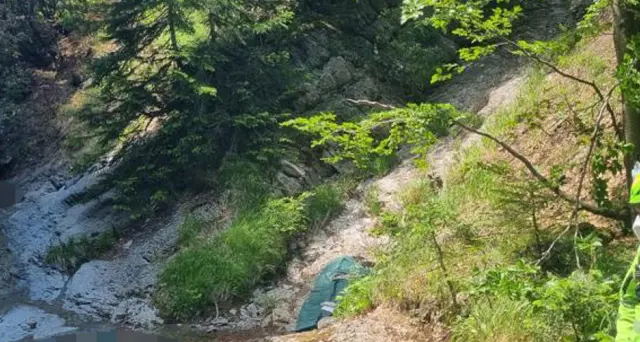 Elicottero: rilievi in zona schianto, disposte autopsie