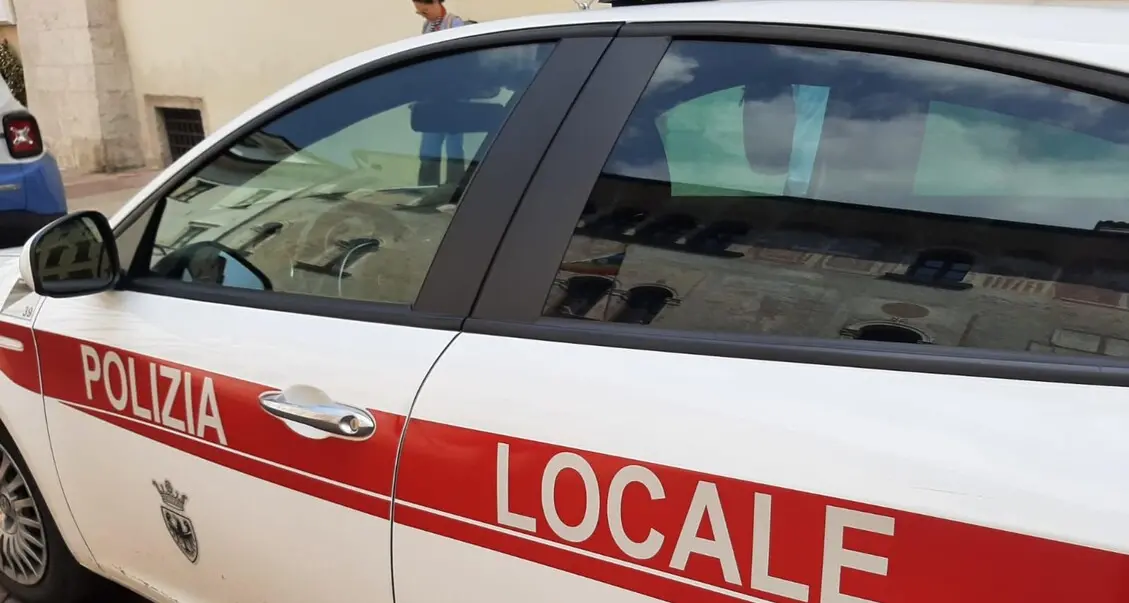 Valcanover: 15nne al volante di una Bmw sfugge ai controlli, fermato e denunciato