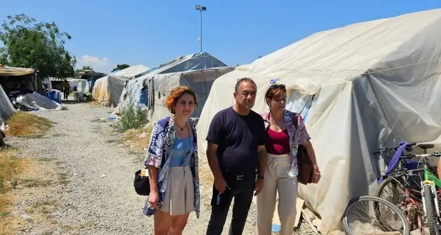 Migranti: visita europarlamentari Avs in tendopoli S.Ferdinando