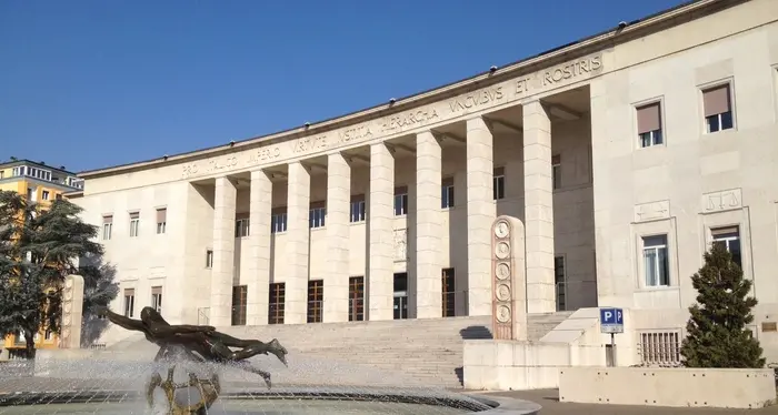 Minaccia l'ex compagna con una pistola, per lui arriva il divieto di avvicinamento