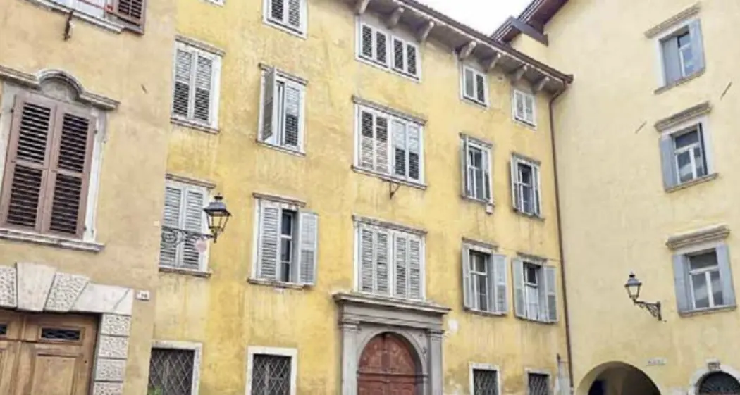 Eredità milionaria, si va davanti al giudice: la contessa per la procura è stata circuita dalla badante