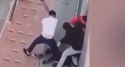 Migrante preso a sprangate: la polizia individua i tre aggressori