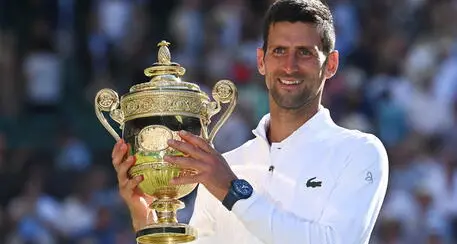 Djokovic “sette bello” a Wimbledon, Kyrgios sogna per un set