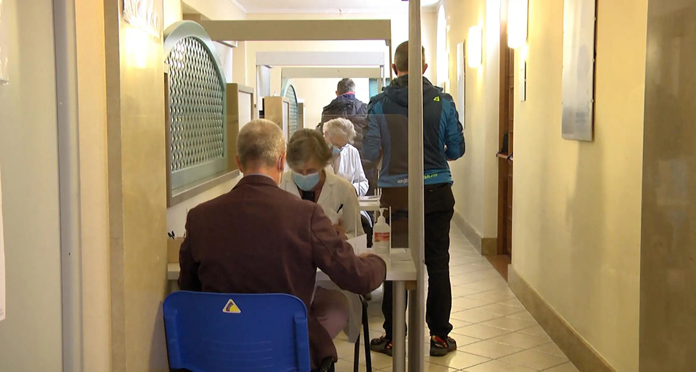 Covid in Trentino: oggi nessun decesso, calano i ricoverati, 63 nuovi positivi (più 17 conferme)