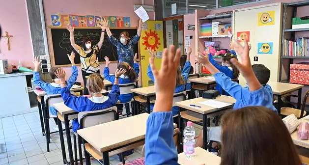 Il 10 gennaio tutti in classe, il governo non approva il rinvio. Bisesti: «Siamo per la scuola in presenza. i trasporti? Ci stiamo lavorando»