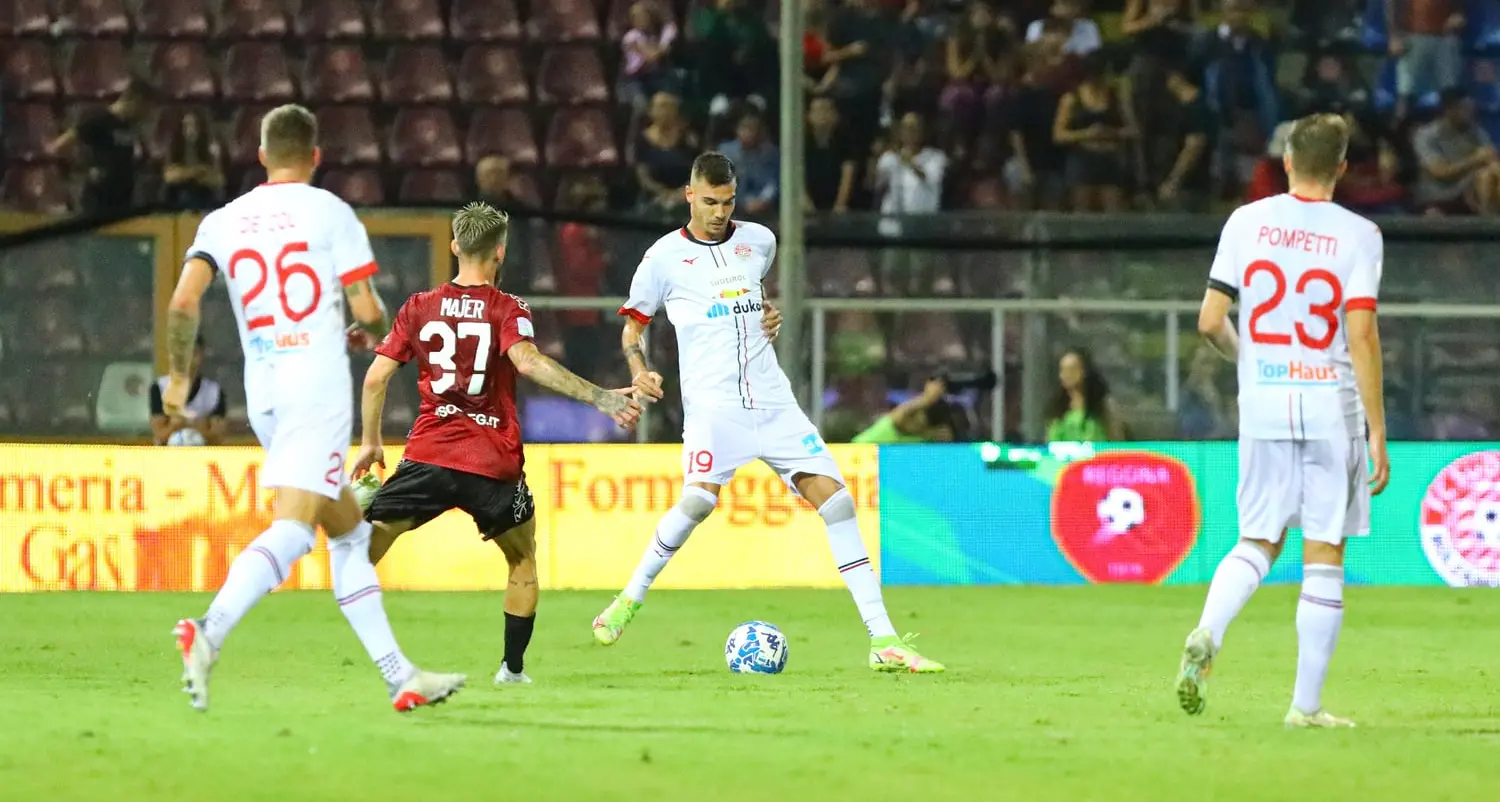 Südtirol stratosferico: batte la Reggina 2-1 grazie a due gol di Raphael Odogwu